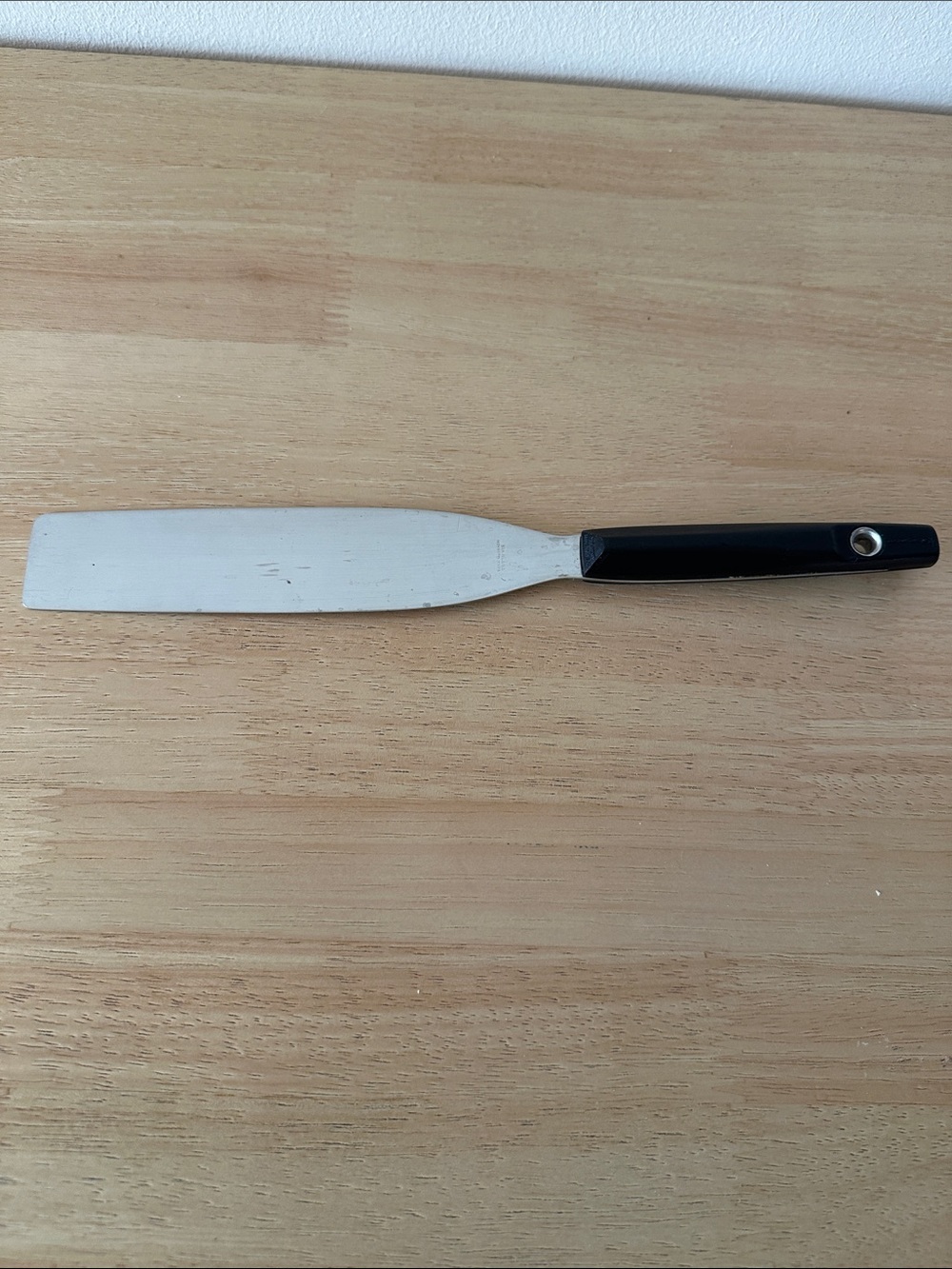 Black Handle Metal Spatula - Precision Kitchen Turner